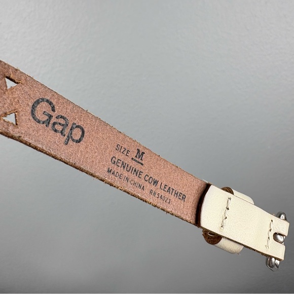 Gap Women’s Ultra Thin Cream Leather Belt - Picture 5 of 6